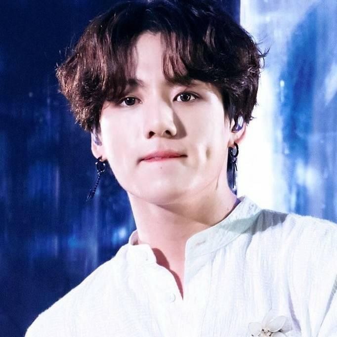 Jungkook's dimples - a thread before he turns 23