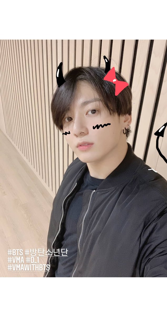 jin_bbda's tweet photo. 💜🥰스물네번째 정국이의 생일을 축하하며💜🥰

참여방법은 간단합니다 
⭕RT+정국이사진or짤
❌팔로는 받지않습니다.

찬음료수나 물을 담아드실 수 있는 텀블러를 한 분께 드립니다💜
당첨자는 이번주내로 개별 디엠드릴게요💜
꾸기생일 많이 축하해주세요!!

#정국생일ㅊㅋ 
#Stii_with_love_정국 https://t.co/xBtAeAyZeX