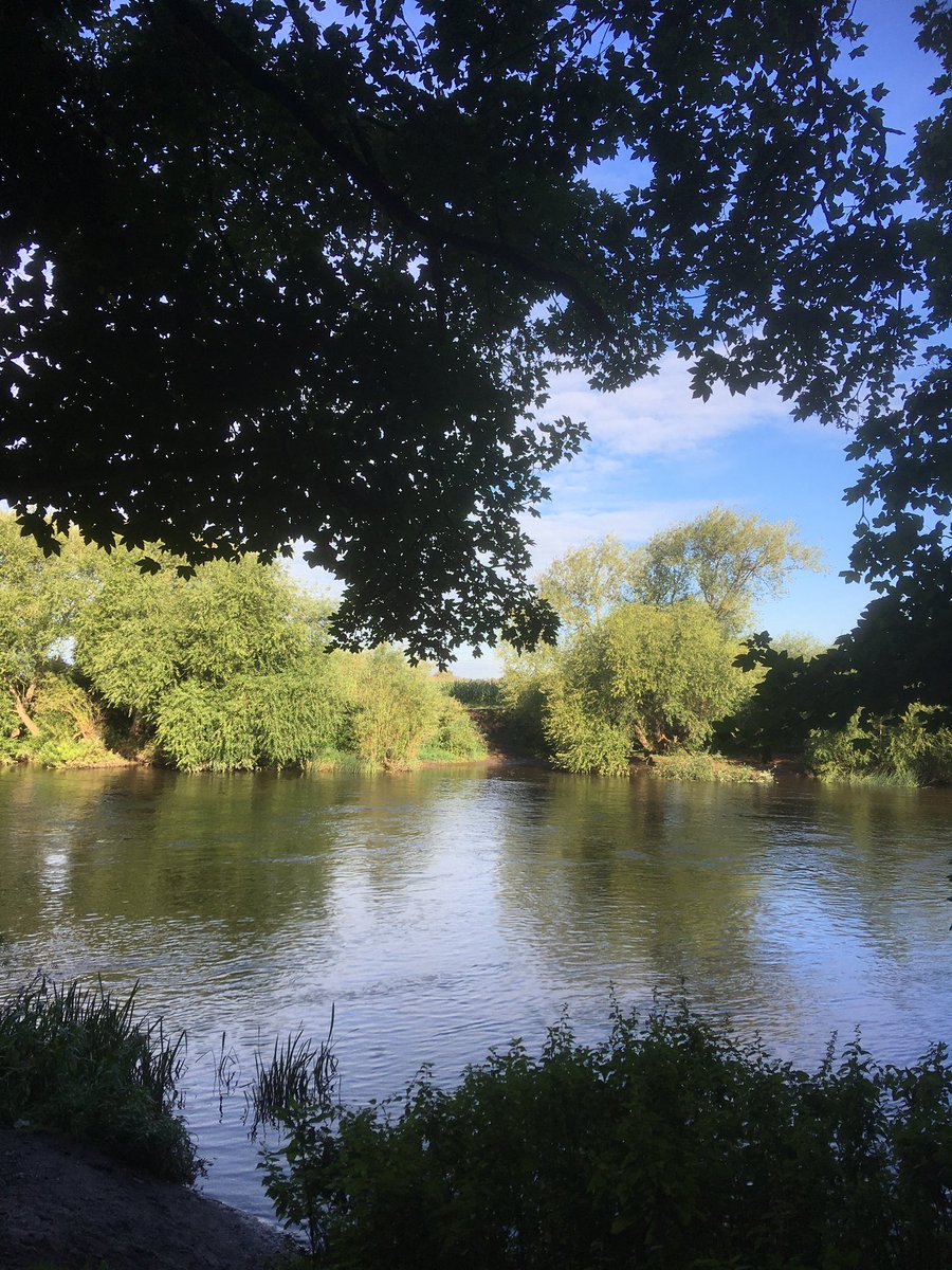 HeidiShewell's tweet photo. Lovely morning! #BankHoliday #bythebank https://t.co/SB14Opqky2