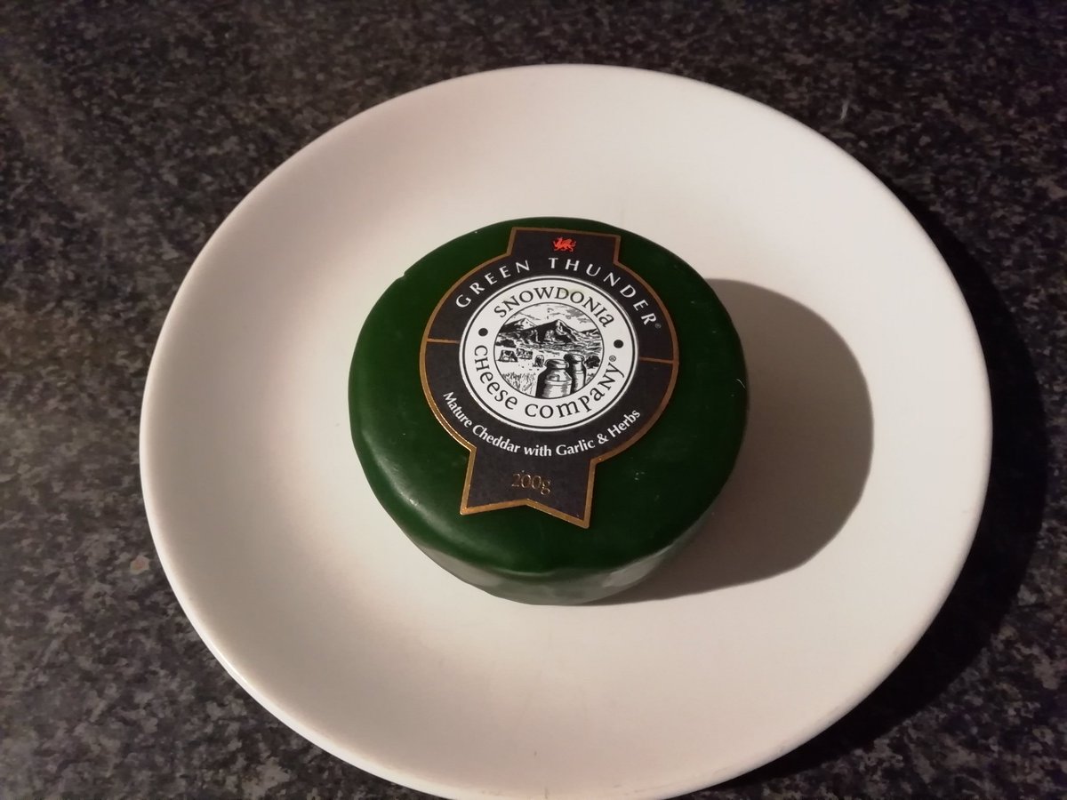 TimHardieAuthor's tweet photo. #ExploreCheese final results of the @snowdoniacheese taste test:
1st Green Thunder 16/20 – Garlic, chives and herb flavours make this excellent cheese a worthy winner.
2nd Black Bomber 15.5/20
=3rd Ginger Spice 15/20
=3rd Red Storm 15/20
5th Red Devil 13.5/20
6th Ruby Mist 13/20 https://t.co/MmY4OMcfPV