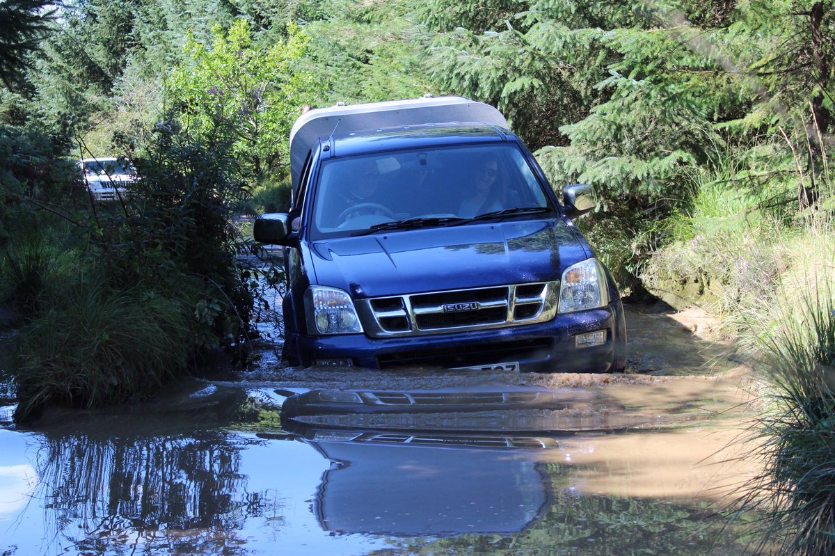 4x4wales's tweet image. 🌄 took one of your classic vehicles to the mountains yesterday! #isuzurodeo