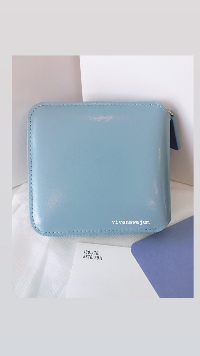 jaeminnawa's tweet photo. [ขาย/พร้อมส่ง] #fennec #zipperwallet สี fog blue 🐋
ราคา 1,400 บาท ส่งฟรี EMS ค่ะ
✨ของใหม่ แกะกล่อง มีถุงผ้า กล่องครบ ขอดูรูปเพิ่มเติมได้ทาง Dm ค่ะ
#ส่งต่อfennec #กระเป๋าพร้อมส่ง #กระเป๋าเกาหลี #fennecพร้อมส่ง https://t.co/NLjqInYCHP