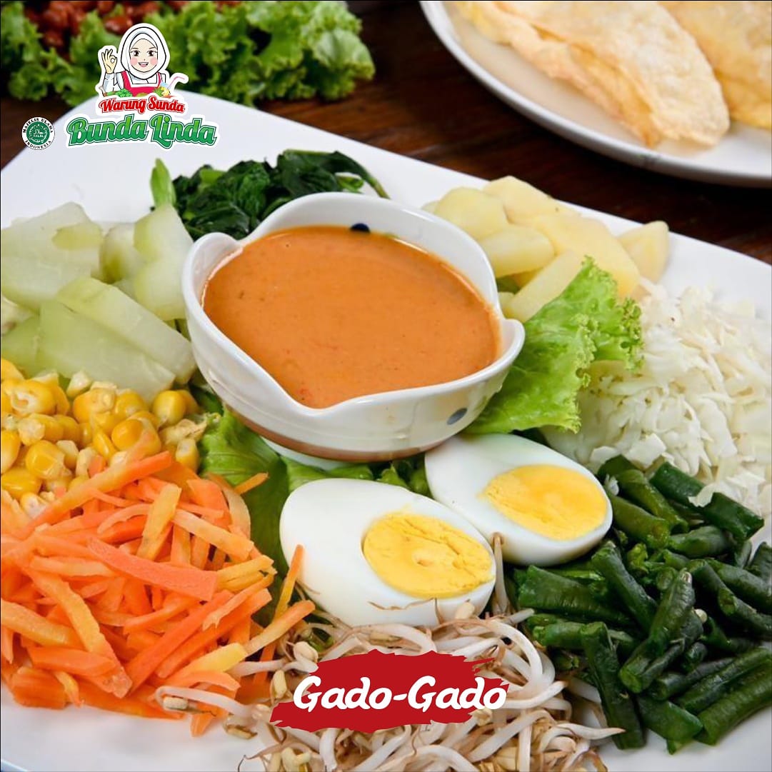 TheWhitePaal's tweet photo. Santap siang dengan menu istimewa Ala Warung Sunda Bunda Linda. https://t.co/dTFmHPNO5N