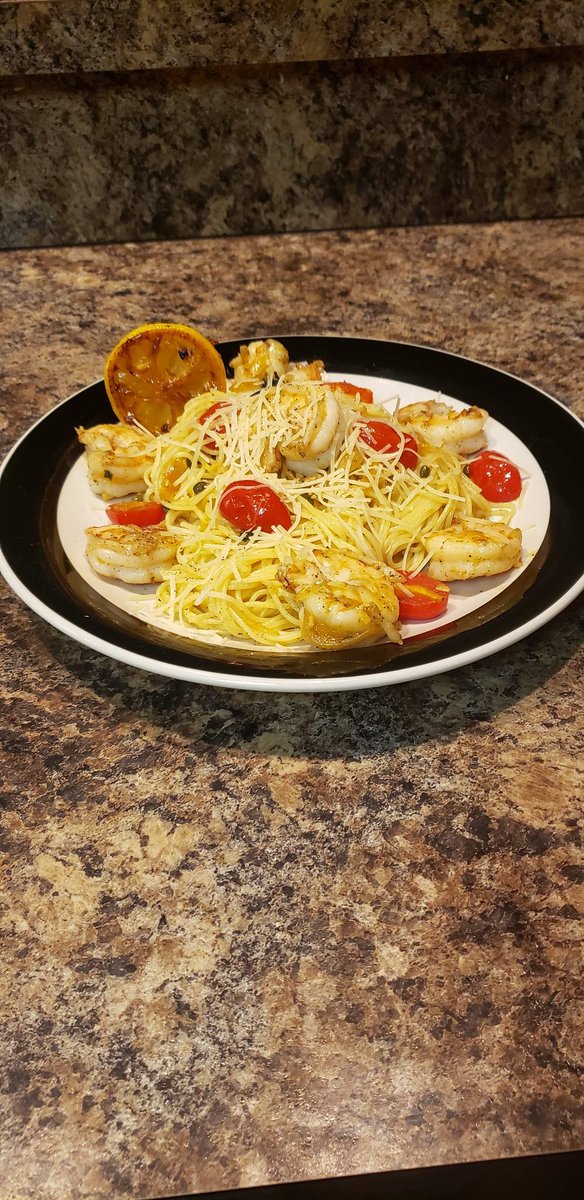 MrPandamon1um's tweet photo. The masterpiece is complete!!! Shrimp scampi tonight! #chefpanda https://t.co/FHQf3GXeHa
