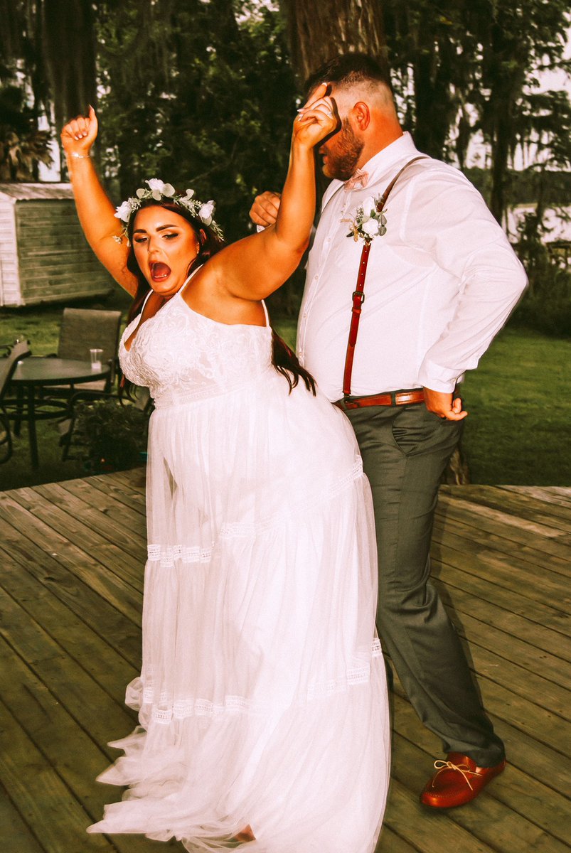 Ariel_Dnaeee's tweet photo. 8.22.20 The day I married my best friend &amp; had the time of our lives 💃🤪 https://t.co/8ru4QsiOek