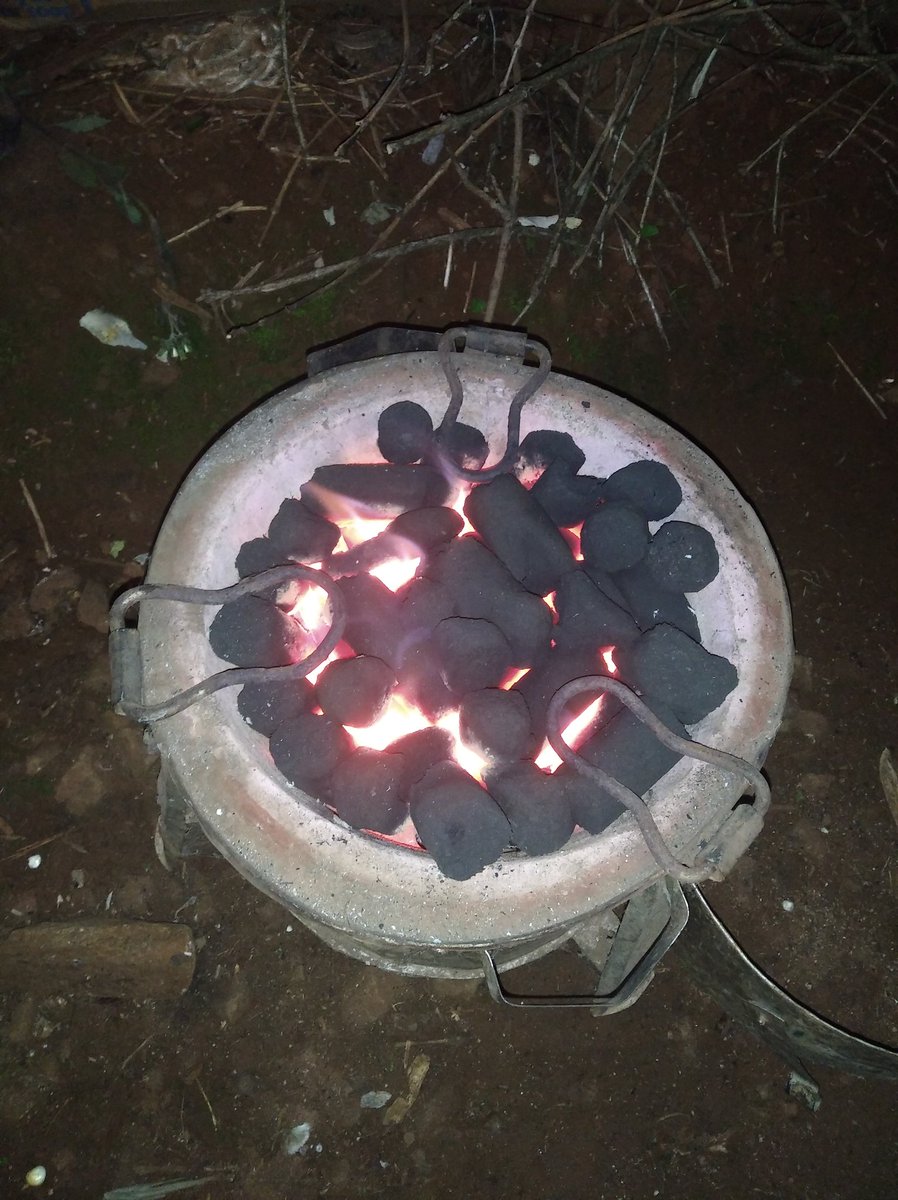 thengendungu's tweet photo. #mwashumbenashugaboy
#BarakaZaMilele
#MwashumbeNaShugaboy
#MOHEAT #BLACKBUSINESS
Uhuru Kenyatta
Charcoal briquettes, ready for orders and deliveries..DM or WhatsApp 0701833913 https://t.co/bdtwgaiLBw
