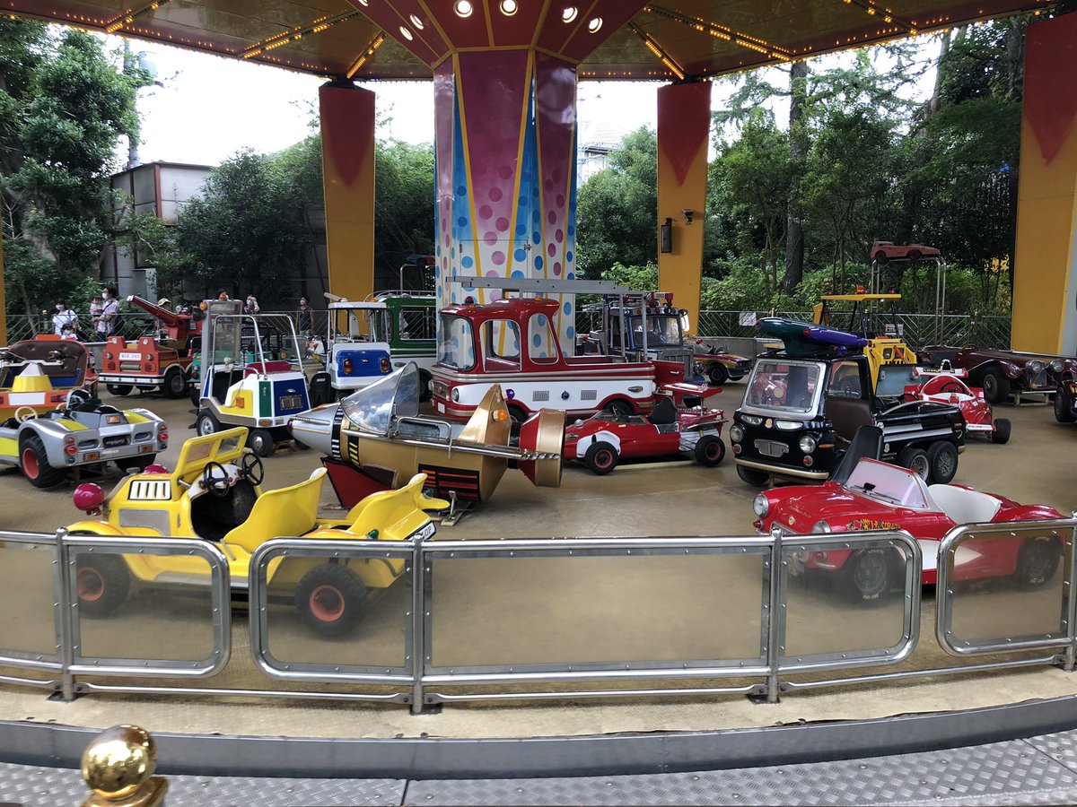 Bondage A Twitter カーメリーゴーランド 馬の代わりに車に乗るメリーゴーランドですが如何やら子供向けのアトラクションらしくライドがとても小さい どの車も運転席は厳しそうだったのでトラックの荷台に乗りましたw としまえん