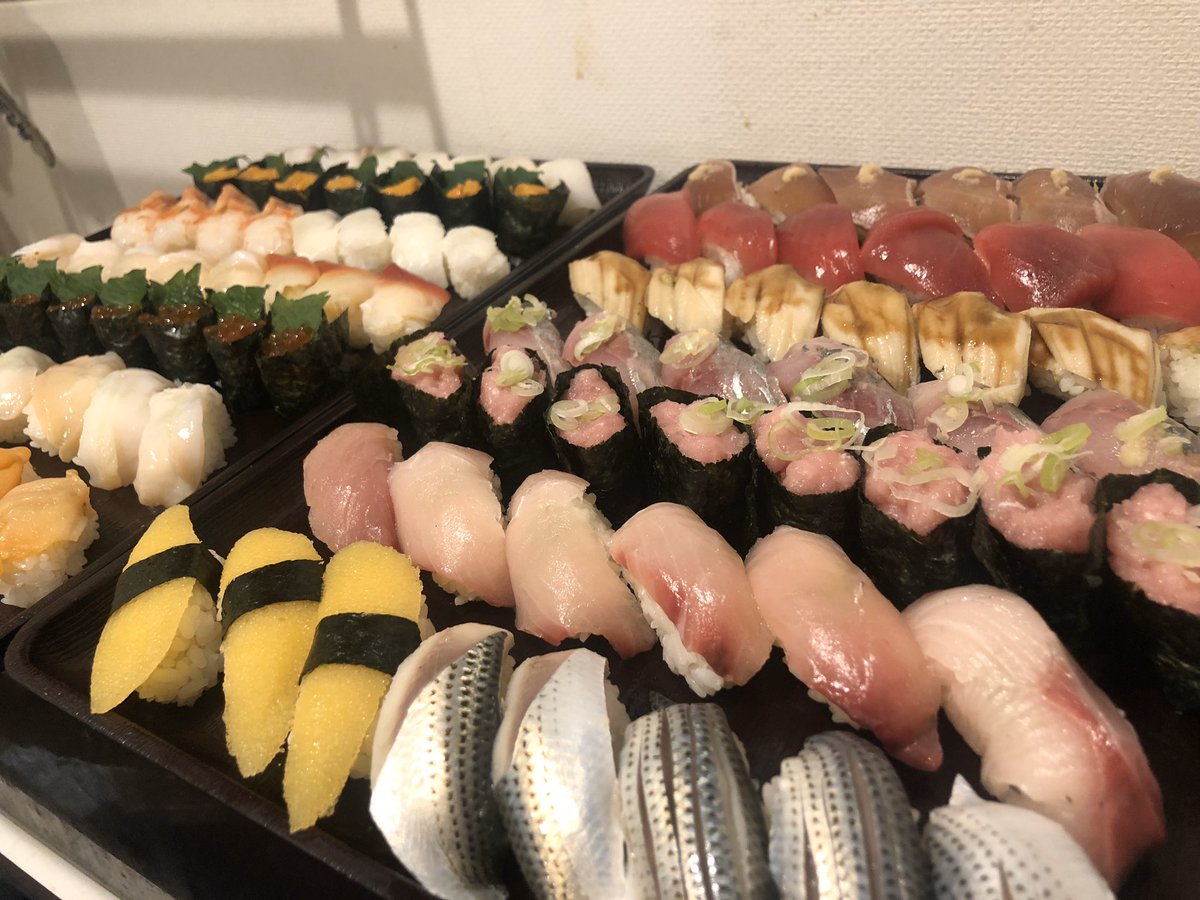 Sakeおかわり五反田店 公式 明日9 1火曜から9 6日曜まで 恒例の寿司食べ放題日本酒50種飲み放題4000円税込時間制限無し 567さんのお陰様でご予約少なくって密になりようがありません ご予約は T Co S5t0o944t1 日本酒 日本酒飲み放題