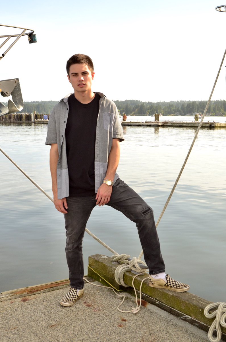 Took some photos of my handsome man today 📷🥵