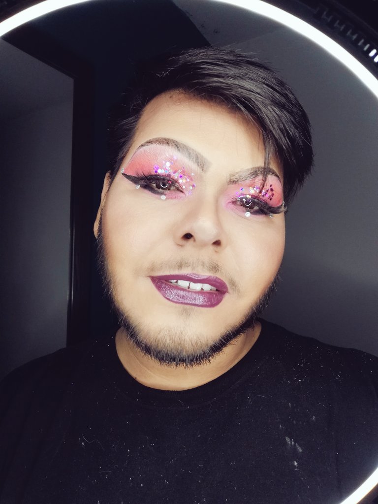 pdrocorona's tweet photo. Hoy me sentí tan feliz ❤️❤️
#dragqueen #firstmakeup #love #art #ThankYou @soy__emily https://t.co/4Oytf6Fajl