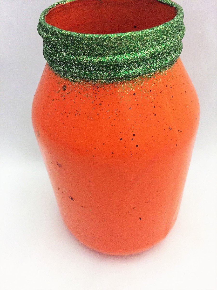 KraftyMcKrafter's tweet image. Pumpkin painted mason jars set of 2, Halloween home decor, Fall kitchen decor tuppu.net/cf66dbaf  #FallKitchenDecor