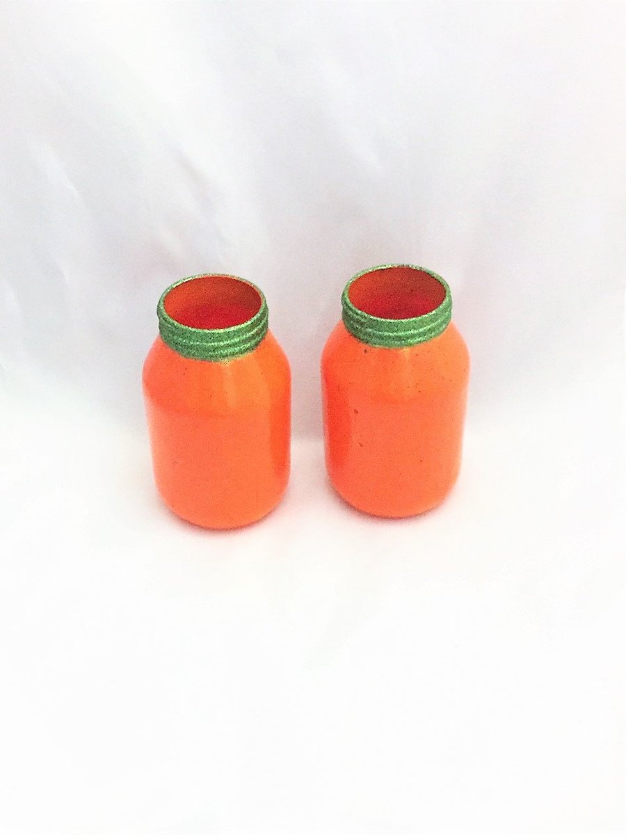 KraftyMcKrafter's tweet image. Pumpkin painted mason jars set of 2, Halloween home decor, Fall kitchen decor tuppu.net/cf66dbaf  #FallKitchenDecor