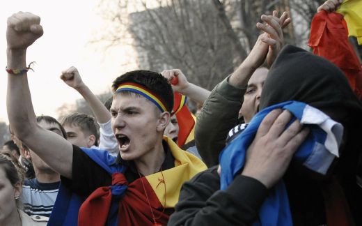 9.Some similarities can be seen between the current situation in Belarus and Moldova in 2009. The protests broke out in an electoral context, which in Moldova favored the victory of the Communist Party. The Belarusian opposition has accumulated evidence of falsification too.
