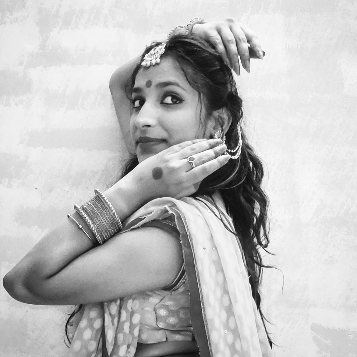 Muskan_kathak's tweet photo. Just a girl with dreams in her eyes. . .🌸😍 
#mondaythoughts #Onam #browngirl https://t.co/Rx7RMHCVao