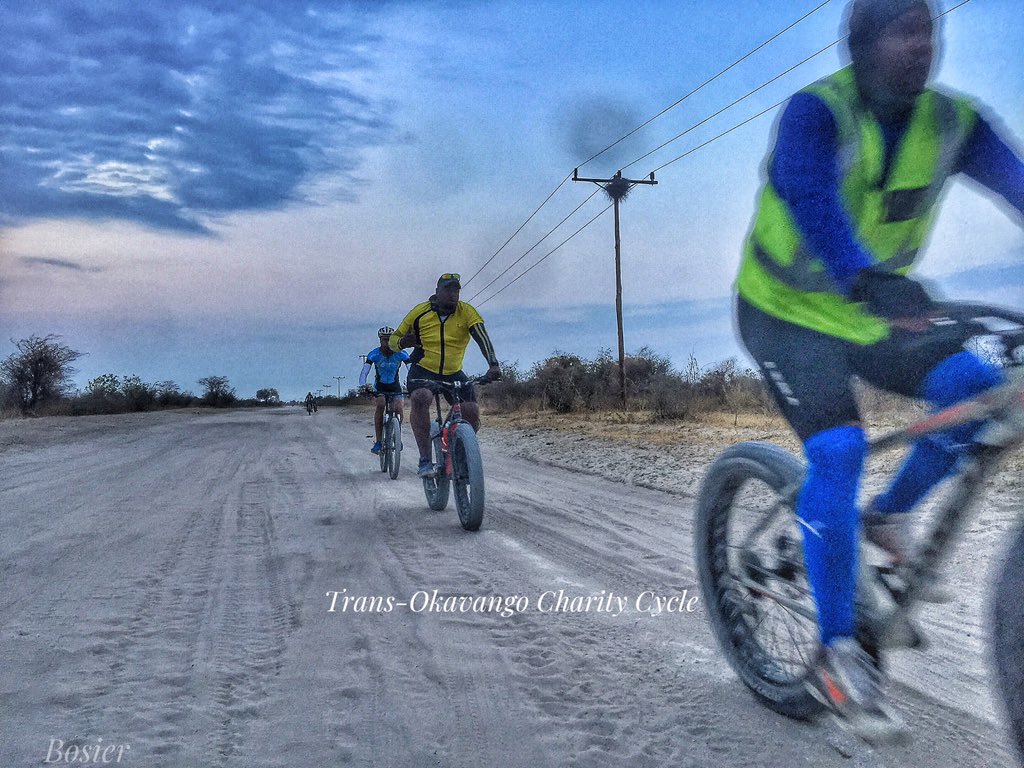 cycle_trans's tweet photo. Good morning good people. Finally back on the road, left mogotho at 4 am just passed ngarange herding to skomdomboro. https://t.co/dhhYZKKXix
