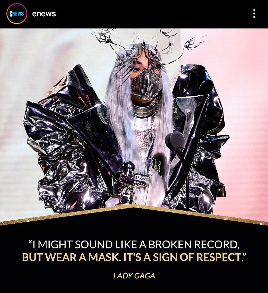 erwinsyah's tweet photo. Yang masih pada ngeluh pake masker krn pengap, susah nafas, dll.. look at Lady Gaga's performance on @vmas 
Nyanyi, nari, loncat2, guling2 di lantai tetap pake masker. 
Pulang bawa 5 piala.
#VMAs https://t.co/T97c4vfL0A