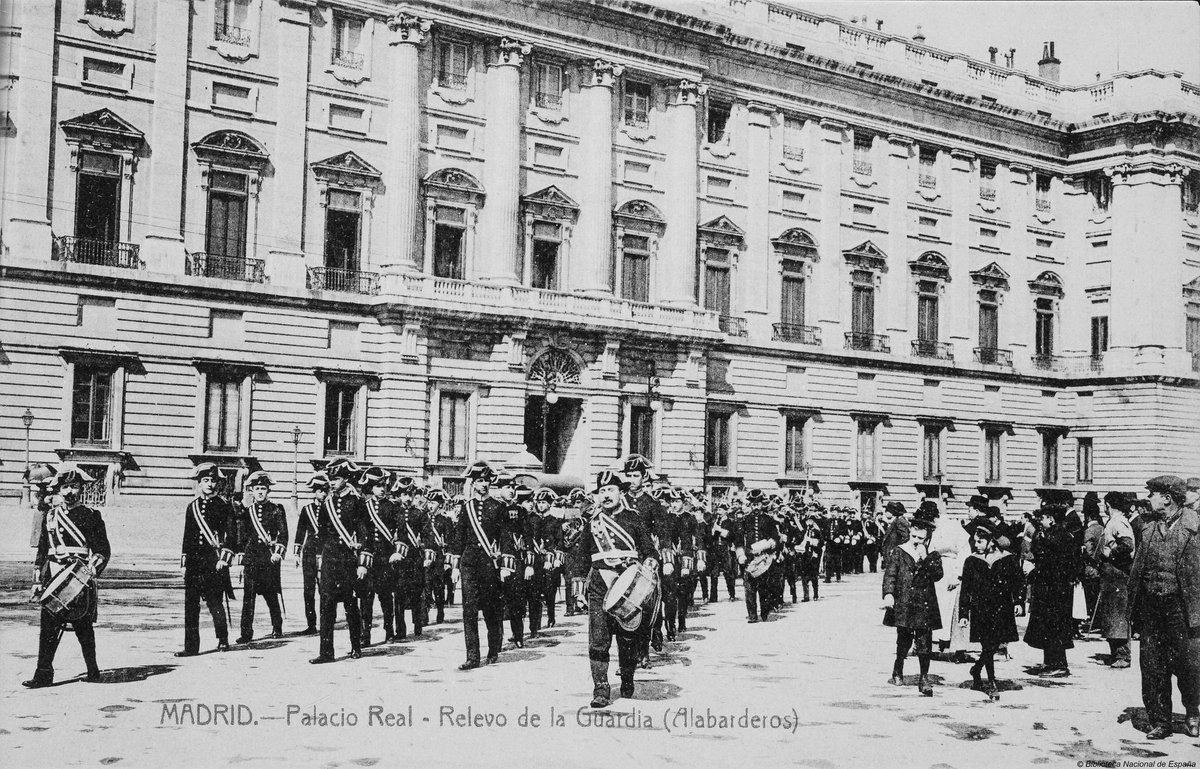 gatopormadrid's tweet photo. 📷 1915 📍Palacio Real de Madrid https://t.co/yqmflvuTHV