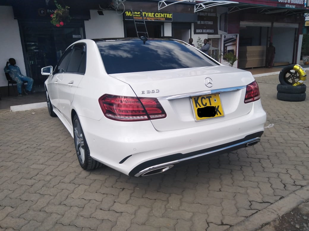 AutosHampton's tweet photo. Mercedes-Benz E Class 350, 2015, New Shape, Pearl White, Black Leather and Wood-trim Interior, Full Sun Roof, Nav System, Surround Stereo, 2000cc, Petrol, Chrome Wheels, Multi-Function Steering Wheel, Many Extras https://t.co/1kPB8LH4sw