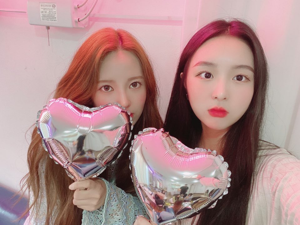 FranceAriaz's tweet photo. [📷 | UPDATE | 31/08/20] @official_ARIAZ

#아리아즈_주은 #Ariaz_JuEun

Achoos ㅠㅠ Il pleut beaucoup dehors, donc tout le monde doit faire attentionㅠㅠㅠ😭😭😭😭 Je suis à la maison avec SiHyeon Unnie ㅎㅎ! Méfiez-vous du virus ! Faites attention ! Très très attention !!♥️♥️♥️ https://t.co/TqMVqNBSG8