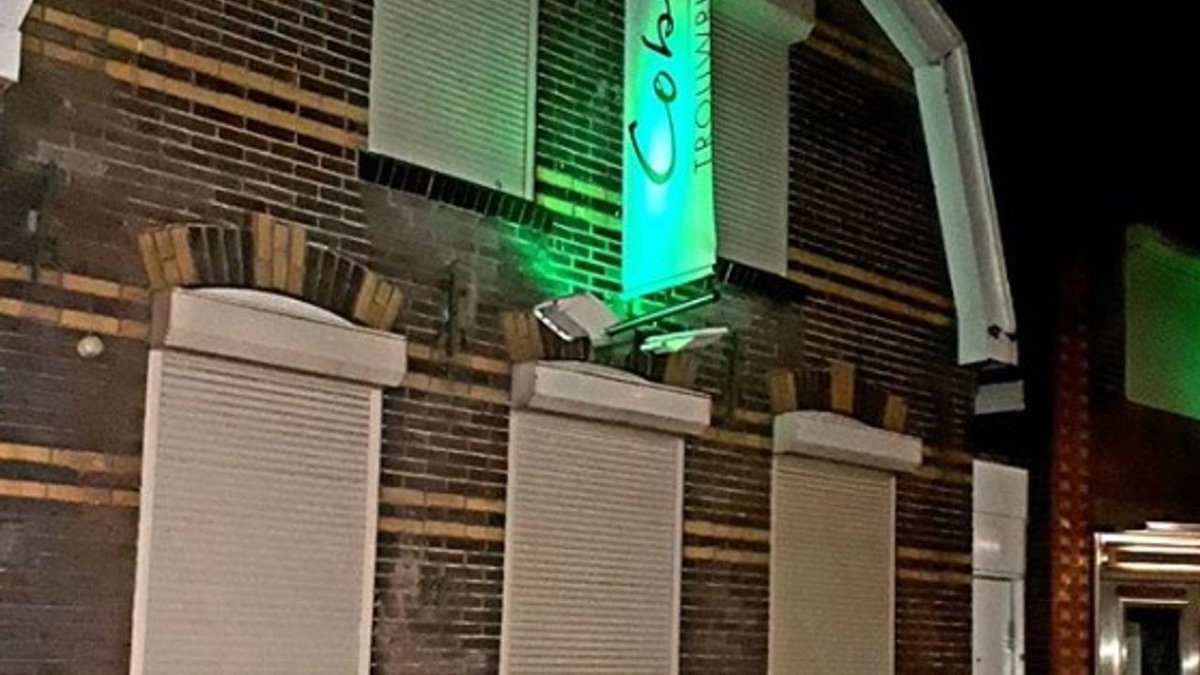 De politie in Oss heeft via Facebook beelden gedeeld van de inbraak die 20 juli plaatsvond bij Juwelier Cober aan de Houtstraat in Oss..