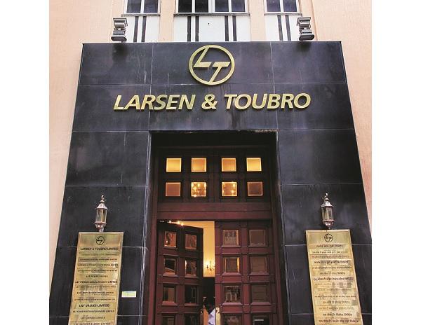 THREAD on how one of INDIA's biggest CONGLOMERATE LARSEN & TOUBRO (L&T) was a target of multiple takeover and how A M NAIK finally saved itThis story started in the year 1987 when MANU CHHABRIA a DUBAI based investor who had previously taken over DUNLOP,FALCON TYRES