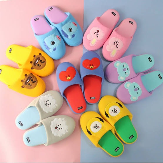 SELLING THREAD!!! PH ONLYhelping a friend | help retweetig: @/bangtan.chinguu*unofficial* bt21 merch scrunchie- 200phpindoor slippers- 400phppajama coordinates- 600phpbts character mousepad- 150eachDM to order wts lfb bts ph