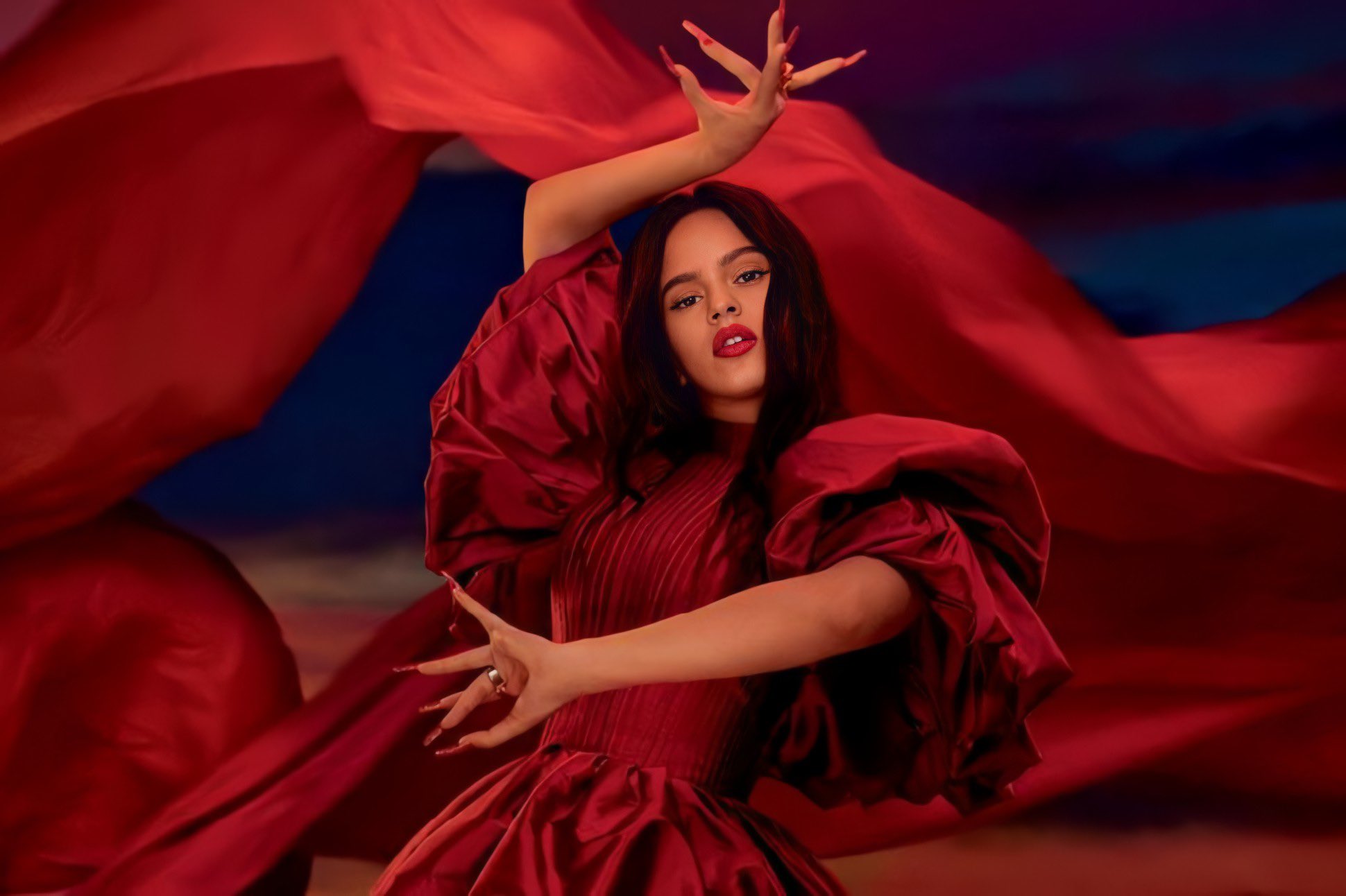 Rosalía's full photoshoot &amp; Behind The Scenes photos of the Como Ali