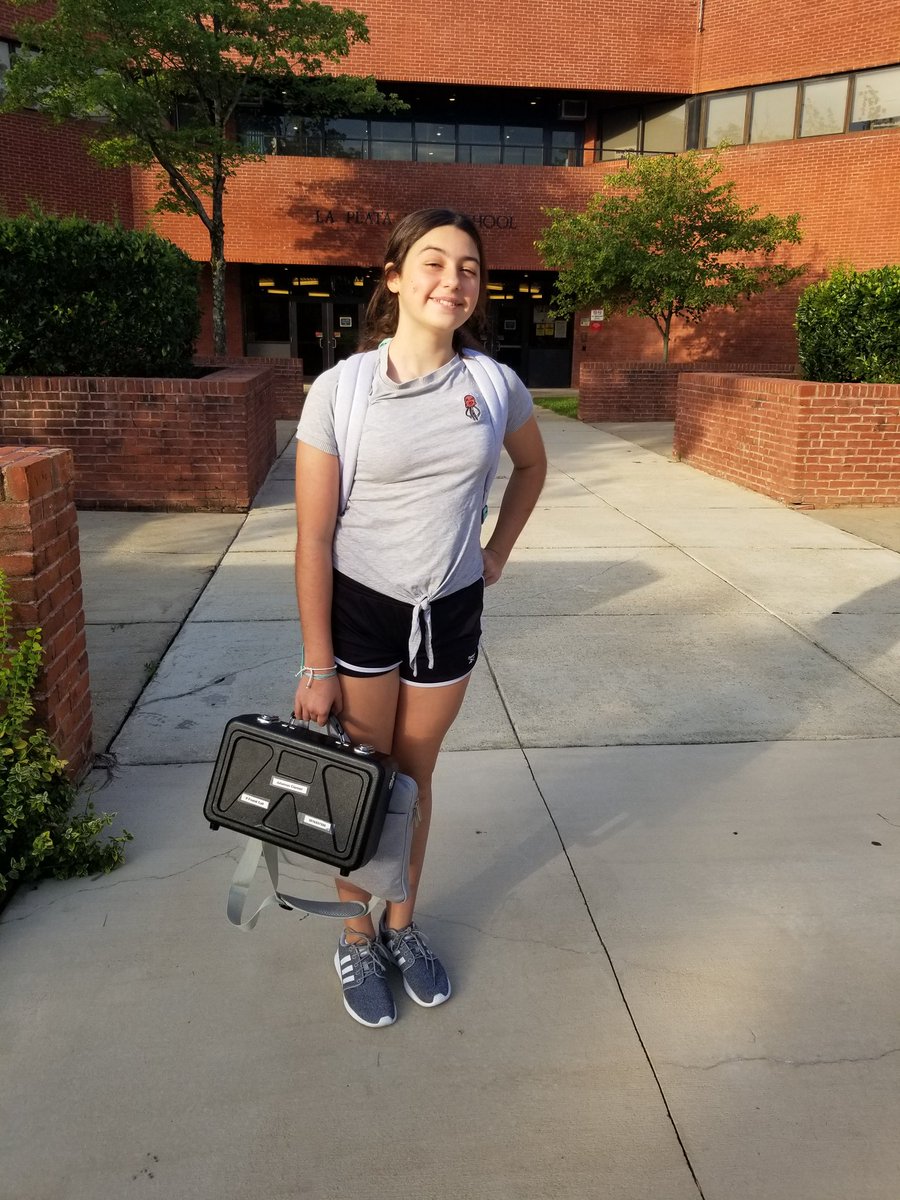 #BTSCCPS20 virtual learning at Laplata HS today.  Too bad the system crashed and she can't get into her classes #EpicFail #Firstday #Virtuallearing