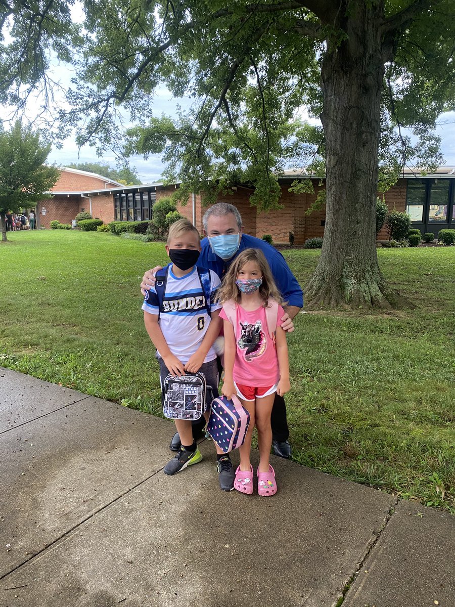 jcityTNschools's tweet photo. What a great welcome by Dr. Simmons at Towne Acres! https://t.co/hdF199uMDd