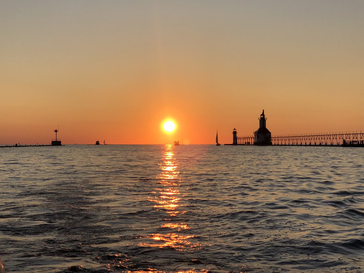 LakelandEMRes (@lakelandemres) on Twitter photo #HeyMedStu join us Wednesday 7 pm EST on Instagram Live to learn more about #Resident Life at <a href="/SHLakeland/">Corewell Health Lakeland Hospitals</a> and catch an amazing sunset 😎 #EMBound #emergencymedicine #medicalstudent #whychooseLakeland #HeyMedStu join us Wednesday 7 pm EST on Instagram Live to learn more about #Resident Life at <a href="/SHLakeland/">Corewell Health Lakeland Hospitals</a> and catch an amazing sunset 😎 #EMBound #emergencymedicine #medicalstudent #whychooseLakeland