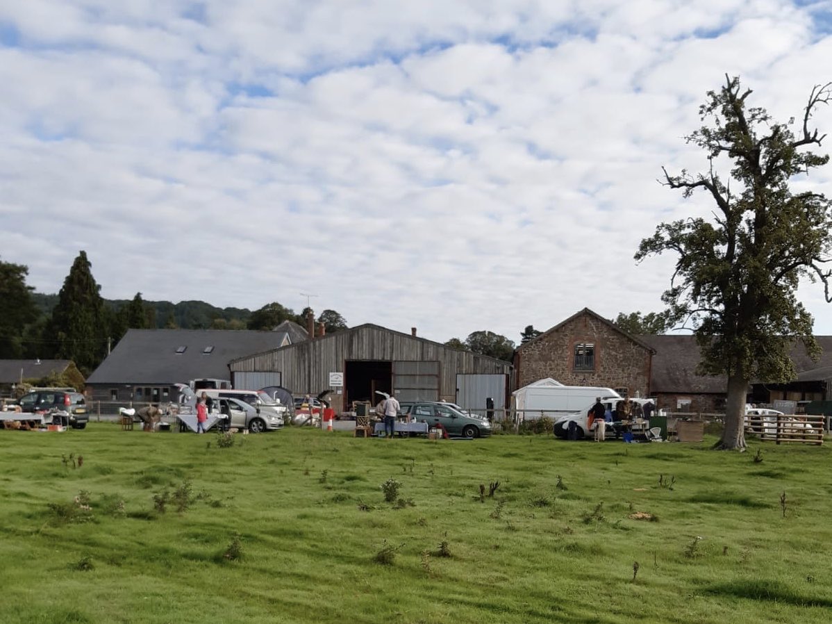 Ethel Aardvark at Aardvark Books (@aardvarkethel) on Twitter photo Morning all! Our #distanced Aardvark car boot is setting up, music from <a href="/jackbrettmusic/">Jack Brett</a> from around 11am, looks like itāll be a nice day! Event is on 10am -3pm, enjoy yourselves and #StaySafe ! Morning all! Our #distanced Aardvark car boot is setting up, music from <a href="/jackbrettmusic/">Jack Brett</a> from around 11am, looks like itāll be a nice day! Event is on 10am -3pm, enjoy yourselves and #StaySafe !