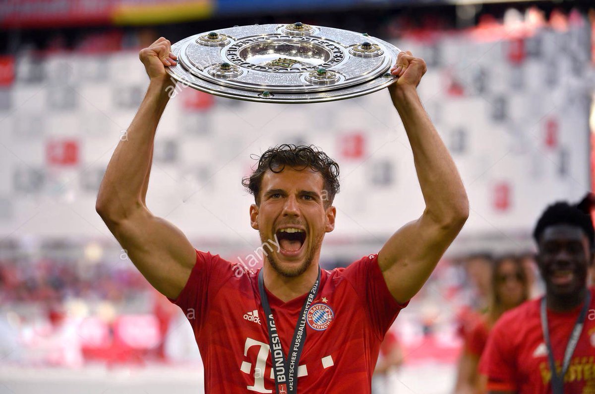 This is him, lifting the BuLi 18/19 title (one year and two months ago): does he looks like a thin stick for you? Or does it looks like he has been building for more than a year? 