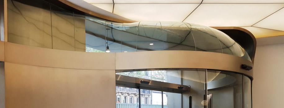 #agencement #inox à #Paris : reportage vidéo sur un chantier d’exception youtu.be/azCpOTX61jk via <a href="/YouTube/">YouTube</a> - sas et ébrasements courbes inox brossé verni teinte champagne et verres bombés signés <a href="/Creze_Rennes/">Crézé</a> #métallier #serrurier #artisan #architecture