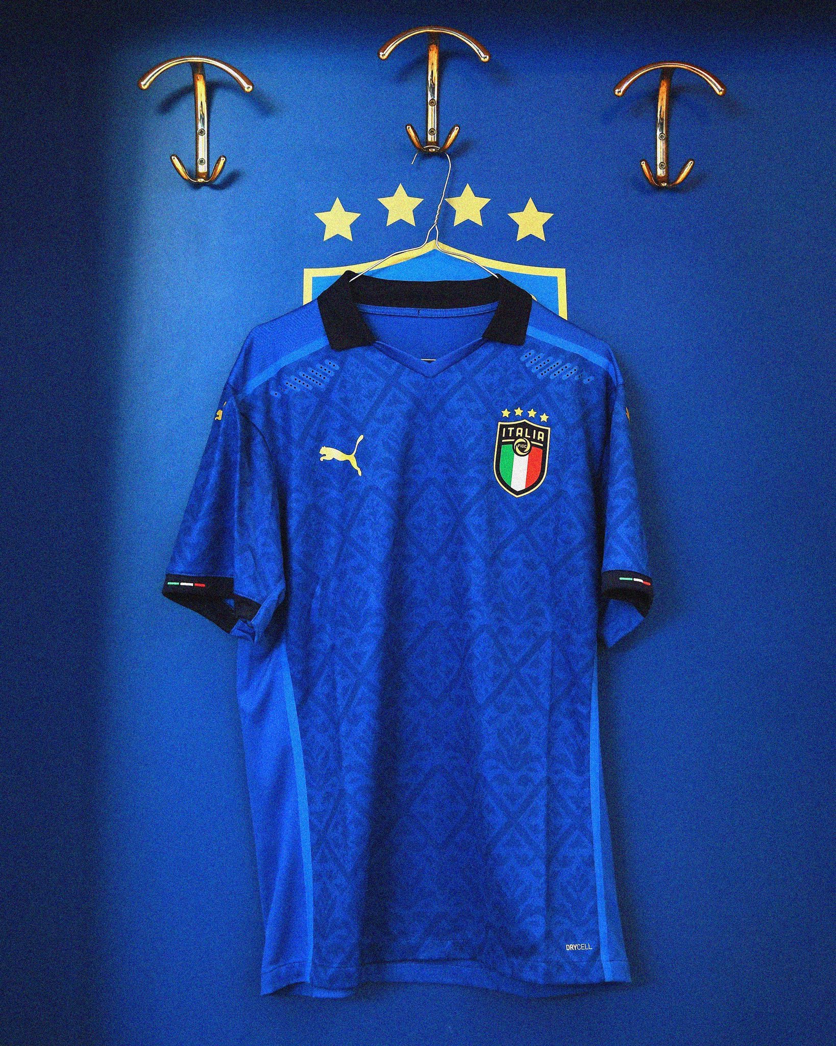 Puma dévoile le nouveau maillot domicile de l'Italie ...