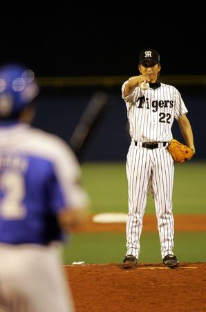 なつとら บนทว ตเตอร 野球少年 だった頃 僕たちにとって藤川球児はホンモノのヒーローだった 来ると分かってても打てない火の玉ストレート 野球 漫画から出てきたみたいな豪速球 宿題のプリントに描いた落書きは今も残ってる 最初に買ってもらったケータイの壁紙 なつとら บนทว ตเตอร 野球少年 だった頃 僕たちにとって藤川球児はホンモノのヒーローだった 来ると分かってても打てない火の玉ストレート 野球 漫画から出てきたみたいな豪速球 宿題のプリントに描いた落書きは今も残ってる 最初に買ってもらったケータイの壁紙