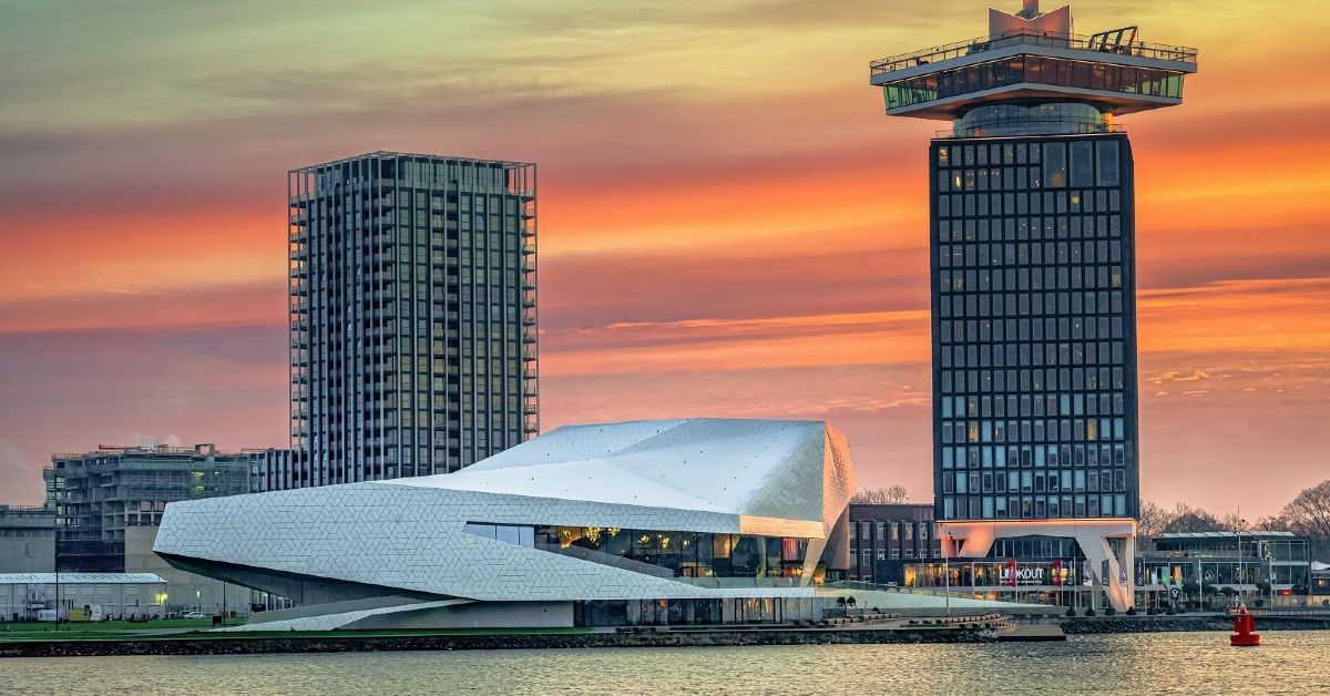 🏙️<a href="/getofficeapp/">Office App - by Hqo</a> <a href="/LoneRooftop/">Lone Rooftop</a> <a href="/Deskbookers/">Deskbookers</a> <a href="/ConsortoGlobal/">Consorto</a> <a href="/funda/">funda</a> <a href="/LiveZoku/">Zoku</a> are some of the #Amsterdam-based #proptech #startups aiming to bring technology closer to the property industry. 
Learn more in the <a href="/SiliconCanals/">Silicon Canals - European technology news</a> article.
👇
buff.ly/34PBcUC