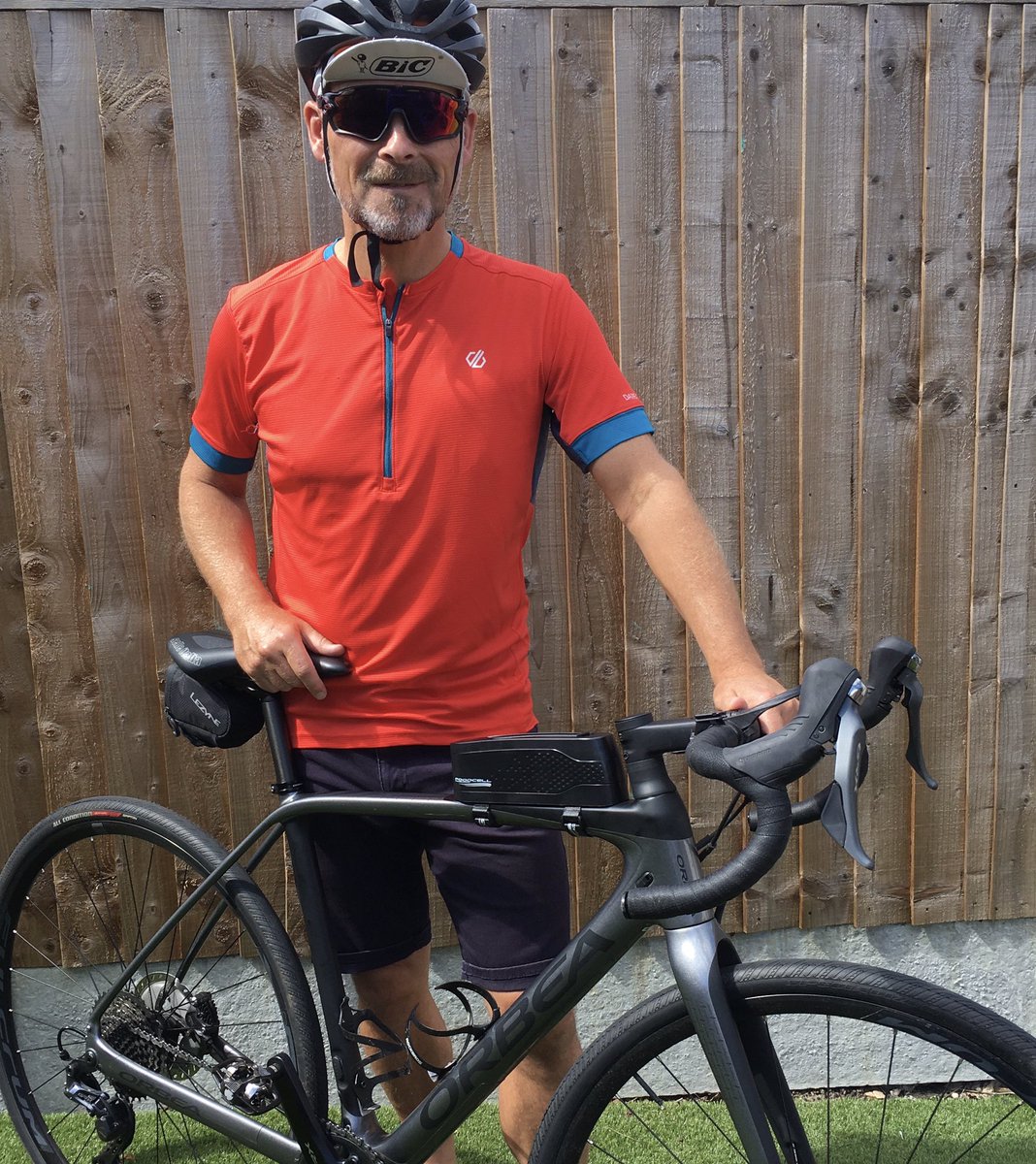 gordonmiller81's tweet photo. I’m loving this🚴♂️aerodynamic, stylish ‘n practical #FoodCell 🚴🏽♀️ nutrition carrier (that sits on the top bar) by #RideForFreedom2020 sponsor https://t.co/VUF1wwuS3h I’ll be using it on my @GWR ride👉https://t.co/2KnkkFRPTI #EndModernSlavery https://t.co/w5BehuCux5