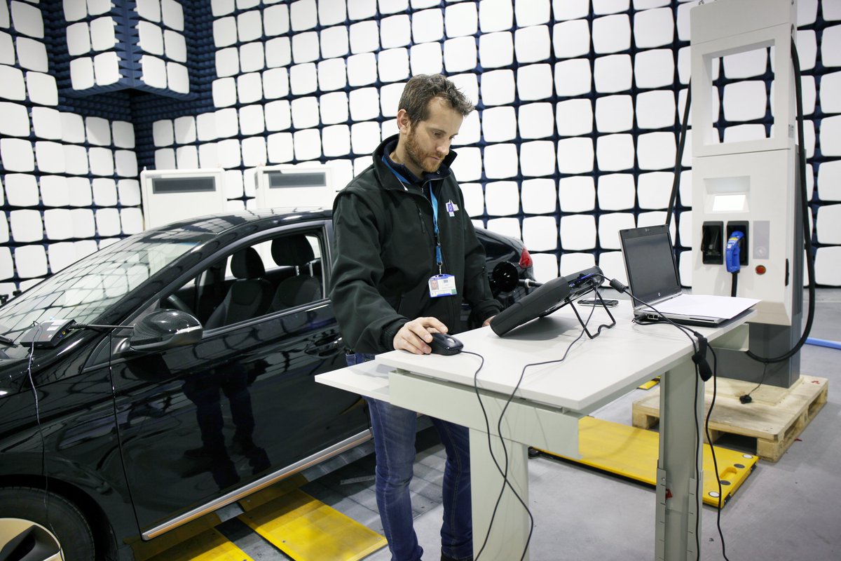 Europeans rightly expect to drive the cleanest and safest cars.

New EU rules on market surveillance of motor vehicles will apply on Tuesday.

We will be able to: 
✓ carry out independent checks
✓ trigger fines of up to €30.000 per car when law is broken

#EUGreenDeal