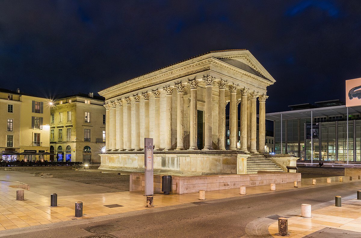 Jour 8 : Nîmes On est allé visiter Nîmes, c’est mignon mais à part les arènes y’a pas grand chose à visiter je trouve.On a donc visité les arènes et la maison carrée puis on a continué à Aix en Provence !