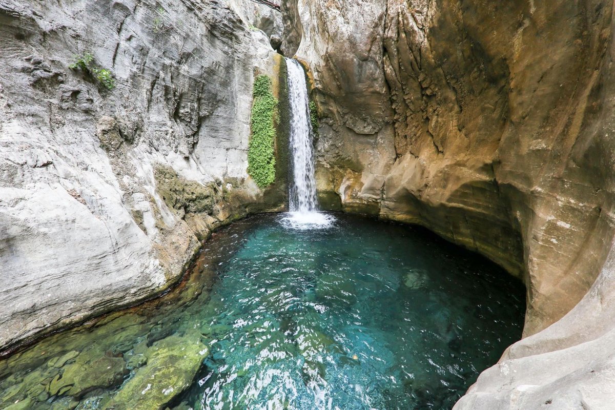 Sapadere kanyonu uzunluğu 360 metre olup yüksekliği 400 metredir Alanya ya bağlı Sapadere köyünden adını almaktadır.

#sapaderekanyonu #alanya #antalya #instalike #objektifimden #kanyon #gezelimgorelim #photooftoday