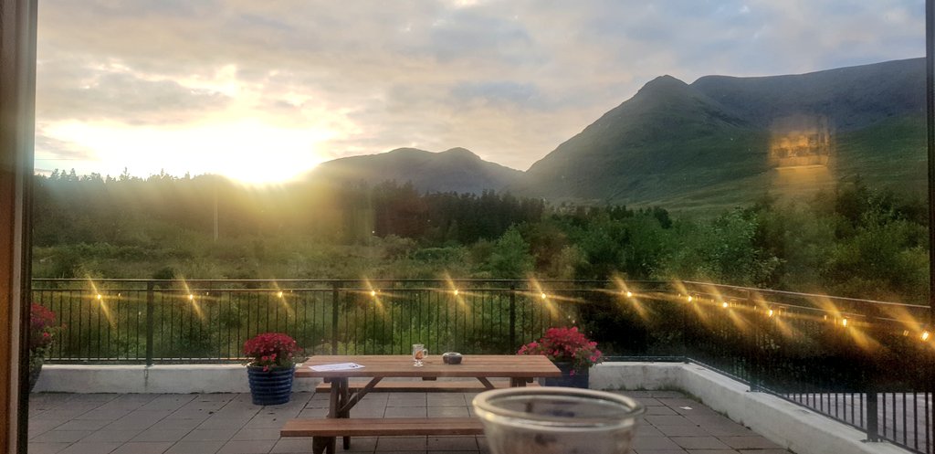 GavinCoffey's tweet image. Been a while since I last visited. Two lovely chilled spa/whiskey/food/kayaking/archery/mountain/sunset/reading days ahead. #DelphiResort #WildAtlanticWay
