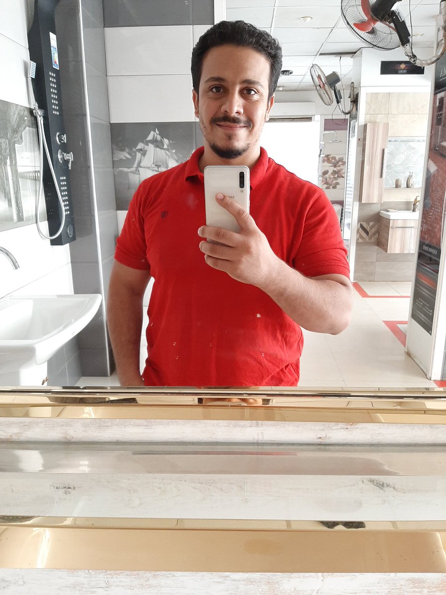 #الاحمر يليق بك😍😍😂😂