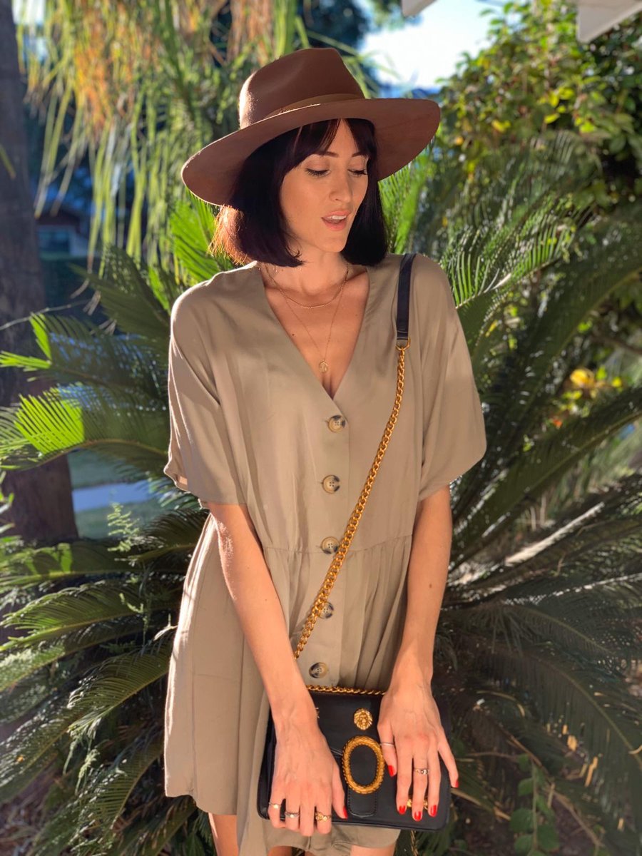 Amschela (@amschela) on Twitter photo Happy Bank Holiday Amschela Ladies! 🌞
Make the most of late summer styling like our gorgeous #LA #brandambassador <a href="/Helenshephard/">Helen Shephard</a> with our playful Shiloh shoulder bag.
Don't miss out on an amazing 40% off with the code EXTEND40 - ends tonight! 🍹
amschela.co.uk/product/shiloh… Happy Bank Holiday Amschela Ladies! 🌞
Make the most of late summer styling like our gorgeous #LA #brandambassador <a href="/Helenshephard/">Helen Shephard</a> with our playful Shiloh shoulder bag.
Don't miss out on an amazing 40% off with the code EXTEND40 - ends tonight! 🍹
amschela.co.uk/product/shiloh…