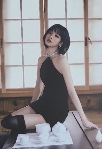 _fluffylisa's tweet photo. a beautiful lady #LISA https://t.co/adsTFfSPju