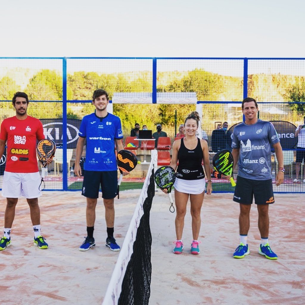 paquito_navarro's tweet photo. Gran finde con @KiaPadelfest  en La Nucía ☺️. Lo hemos pasado en grande!!! Muchas gracias  @kiamotorsiberia  @WIM__Sports https://t.co/tyzXnVo0Wd