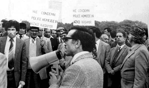 50/166The first major call for absolute sovereignty came from Muzaffarabad in Azad Kashmir in April 1965. Amanullah Khan, a Law grad from Karachi floated first the Kashmir Independence Committee, then the Plebiscite Front to lobby for, well, a plebiscite.