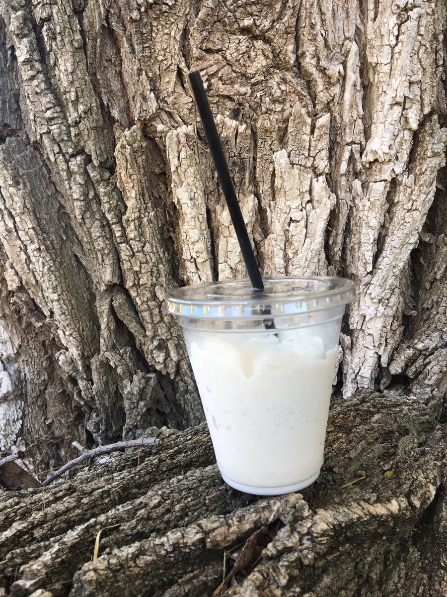 HeartbeatCoffee's tweet photo. Happy Monday! 😁 
Stop by for that pre-class coffee or that post-class burrito. Open until 6pm!
Have a great week! 👍🏻🥤 https://t.co/sySZkxIFj8
