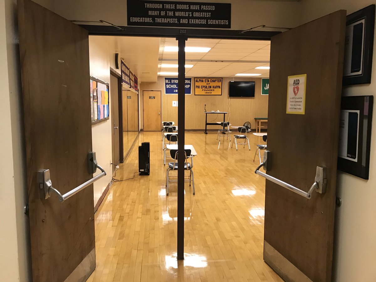 KinesiologyMC's tweet photo. We’re back! Doors open, air flowing, socially distanced, tech set, ready for a positive & productive semester. In-person, remote, hybrid, let’s all work together to stay safe, socially responsible, and healthy. #OneManhattan #GoJaspers #JaspersReturn #Adaptable #Flexible #Caring https://t.co/QhiTNF5o3b