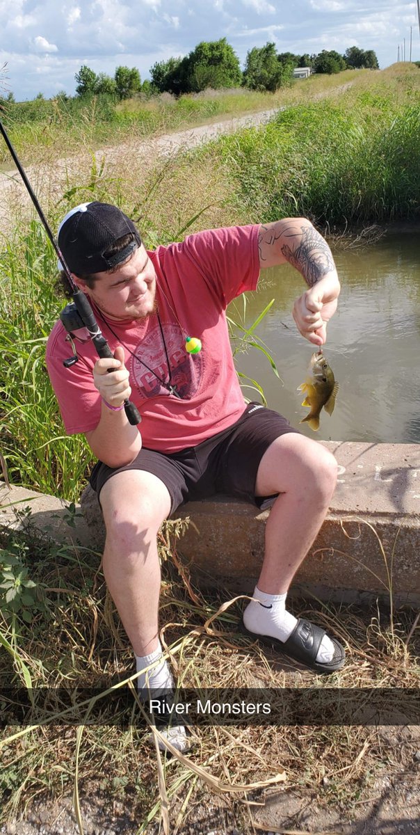 GnastyStout's tweet image. Fishin season😂🤤