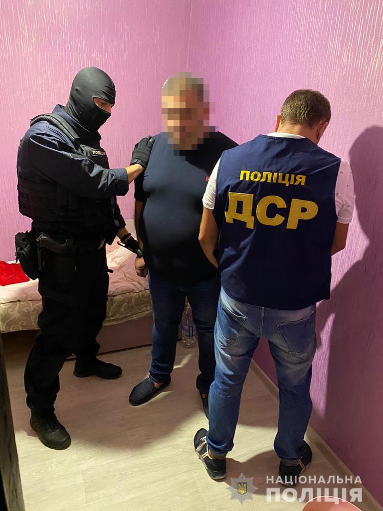 У Харкові поліція затримала злочинне угруповання за вимагання 100 тисяч доларів США 👉 bit.ly/3gJKx2n